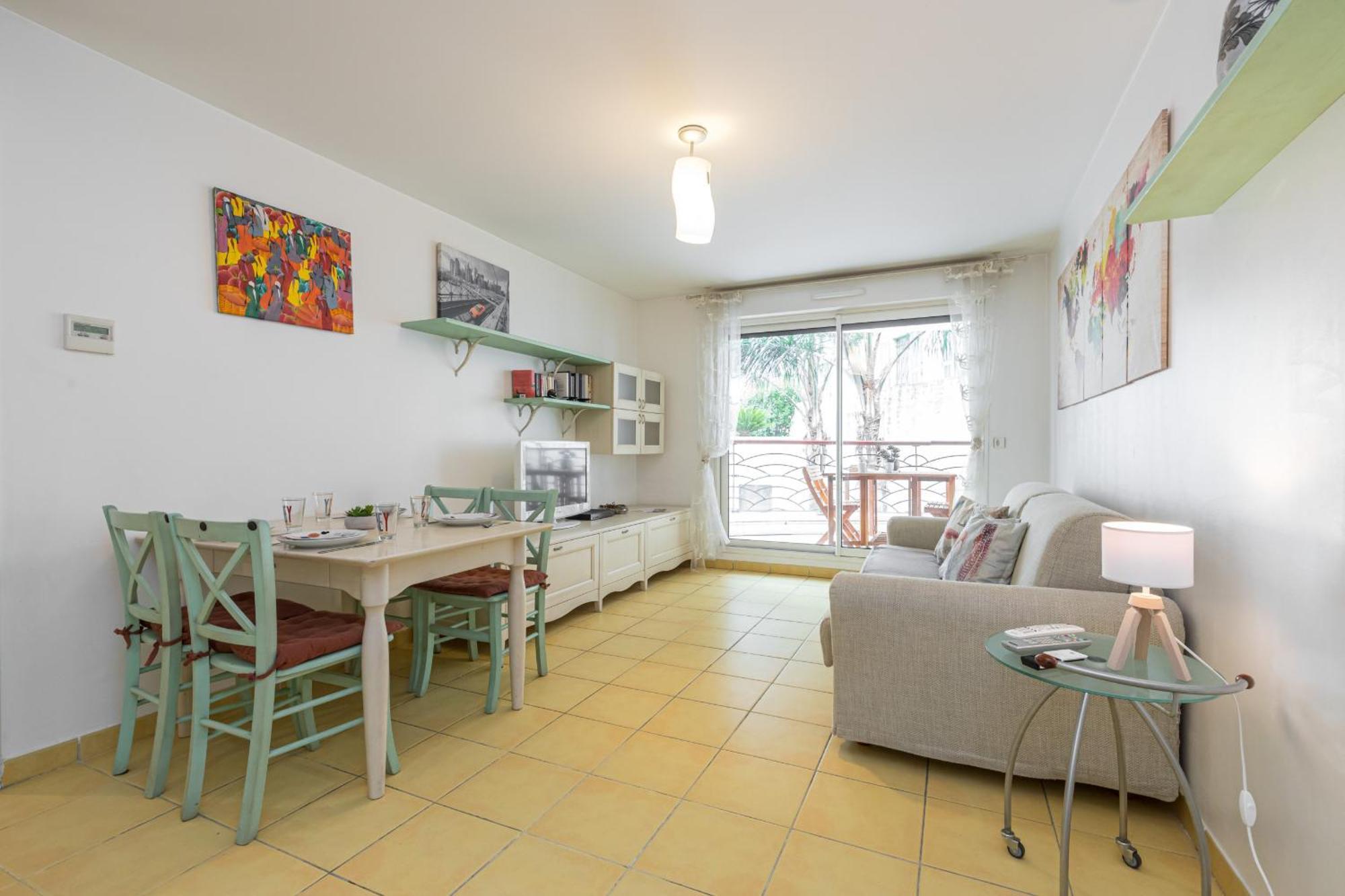 Nice 1 Bedroom Downtown Carre D'Or With Garage ภายนอก รูปภาพ