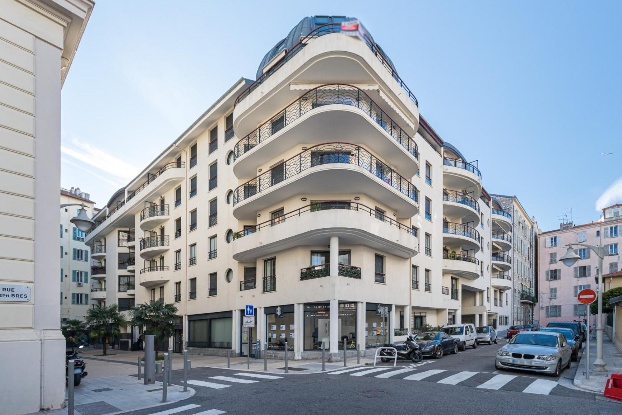 Nice 1 Bedroom Downtown Carre D'Or With Garage ภายนอก รูปภาพ