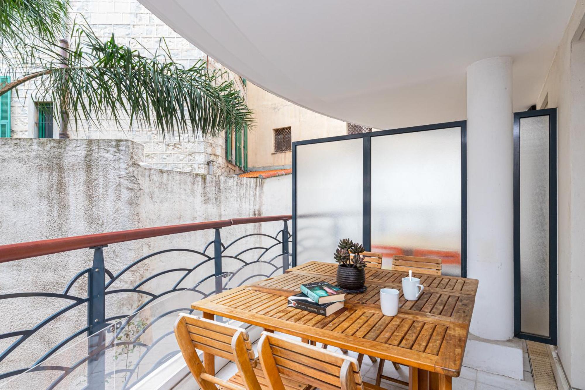 Nice 1 Bedroom Downtown Carre D'Or With Garage ภายนอก รูปภาพ